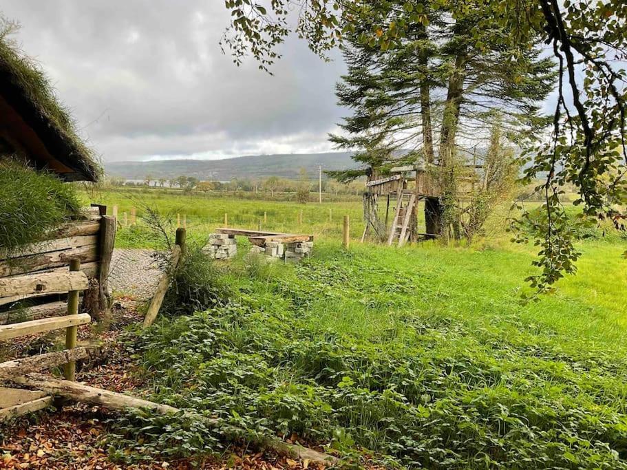 Traditional Irish Thatched * Florencecourt